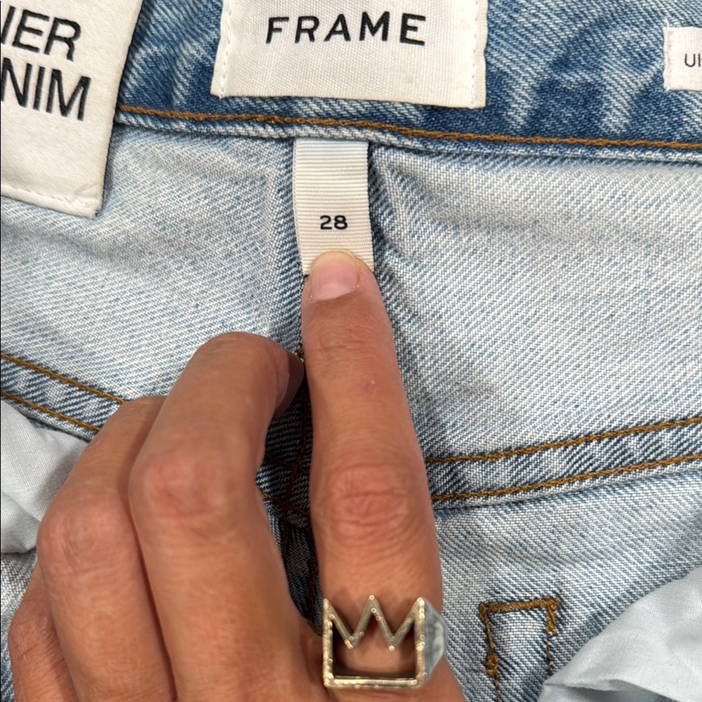 Frame Denim High Rise Blue Jeans with Subtle Distressing - Picture 7 of 10